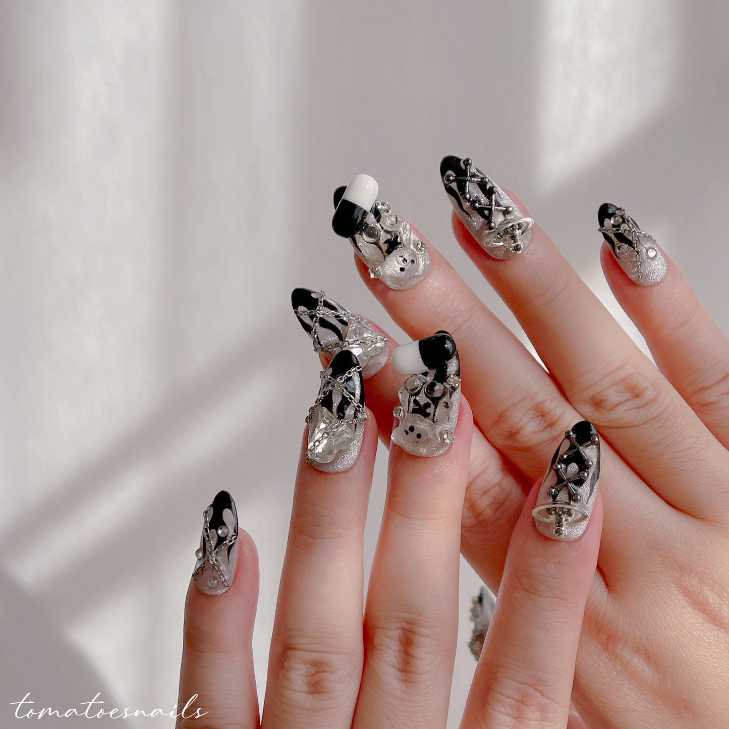 Y2K Babe (Can leave the pill charms)