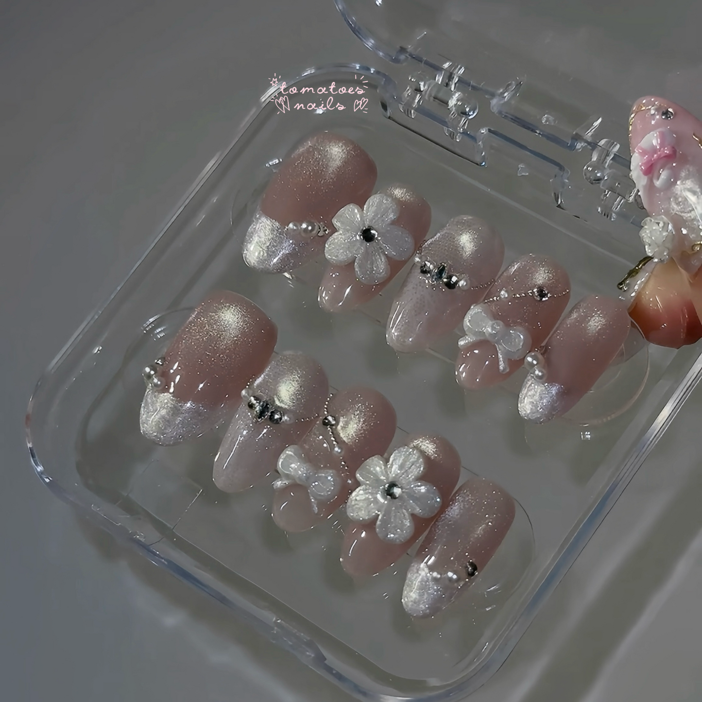 Forever Pearl (Flowers can be adjusted)