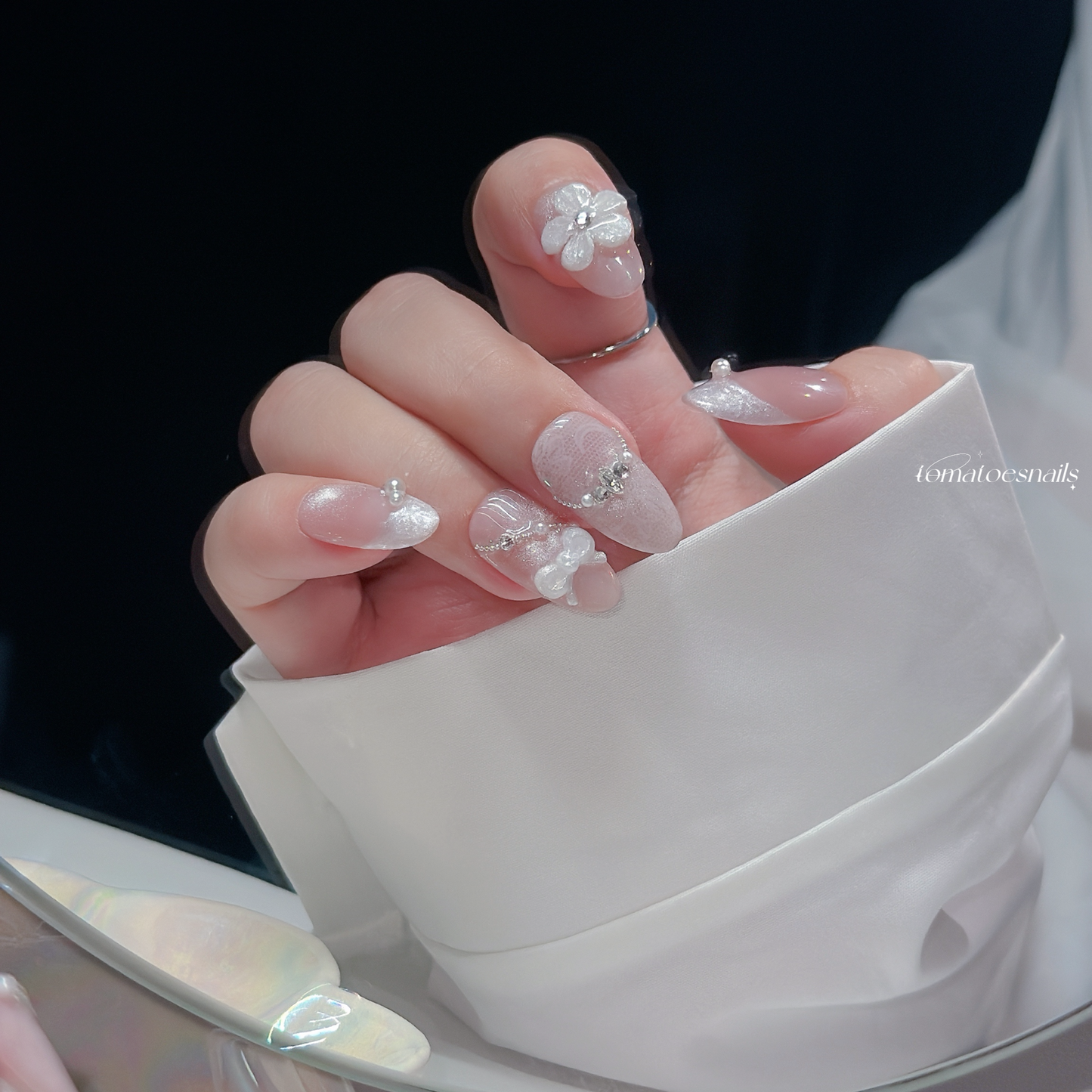 Forever Pearl (Flowers can be adjusted)