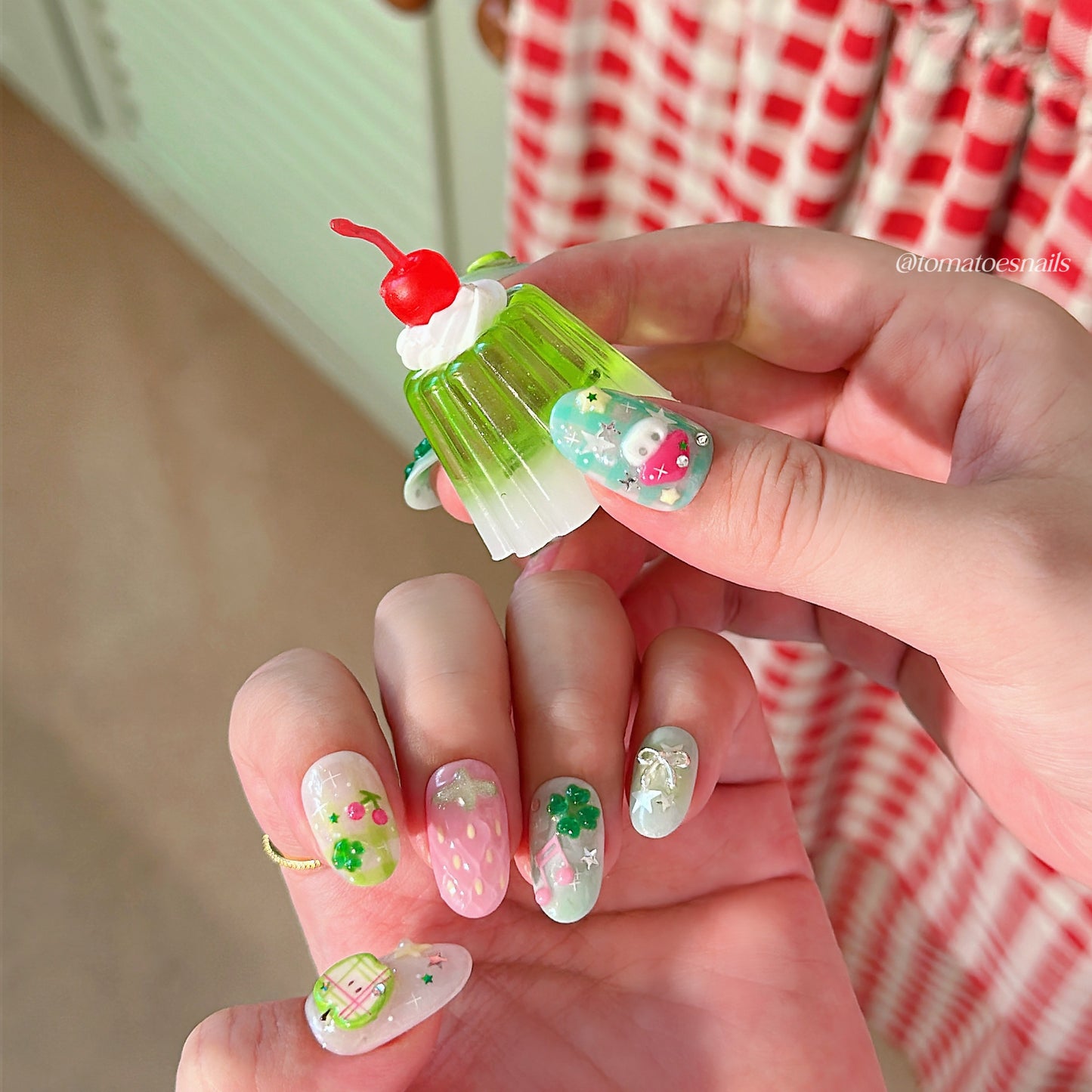 Lucky Apple & Clover